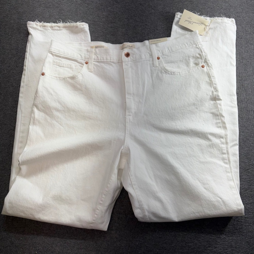 Universal Thread 90s Vintage Straight Jeans White Slim Hip Thigh Stretch 16 Long
